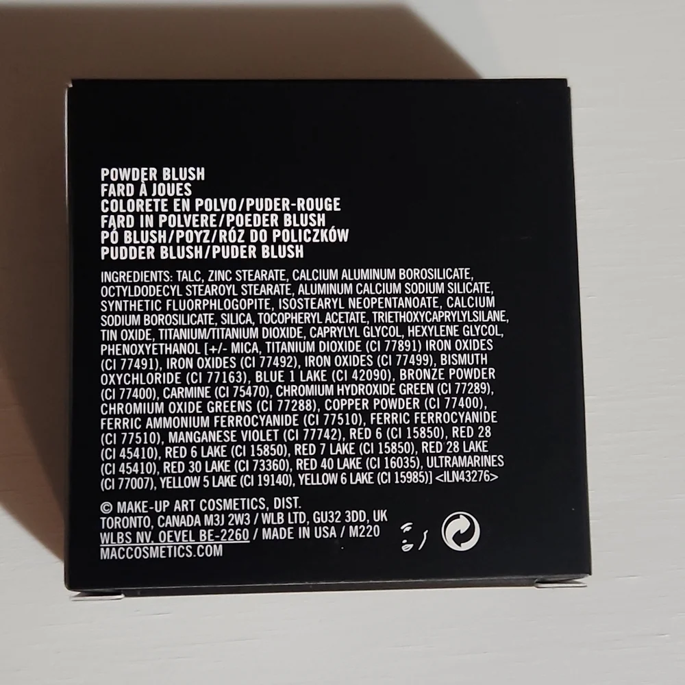 MAC Film Noir Powder Blush